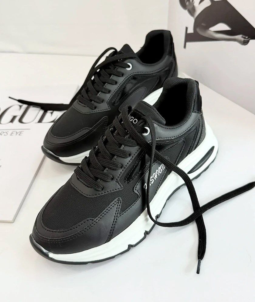 کفش کتونی لژدار