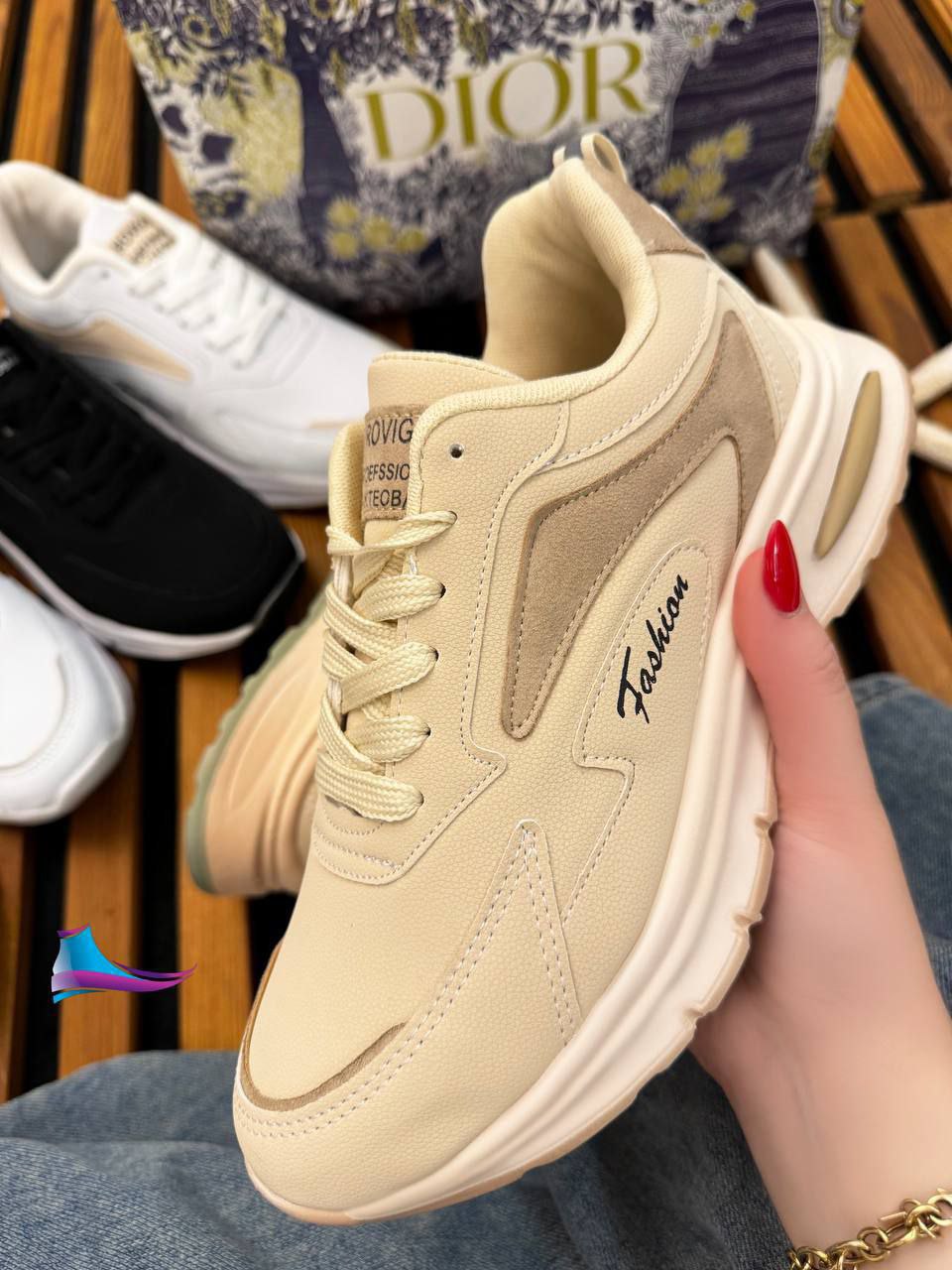 کفش کتانی لژدار زنانه