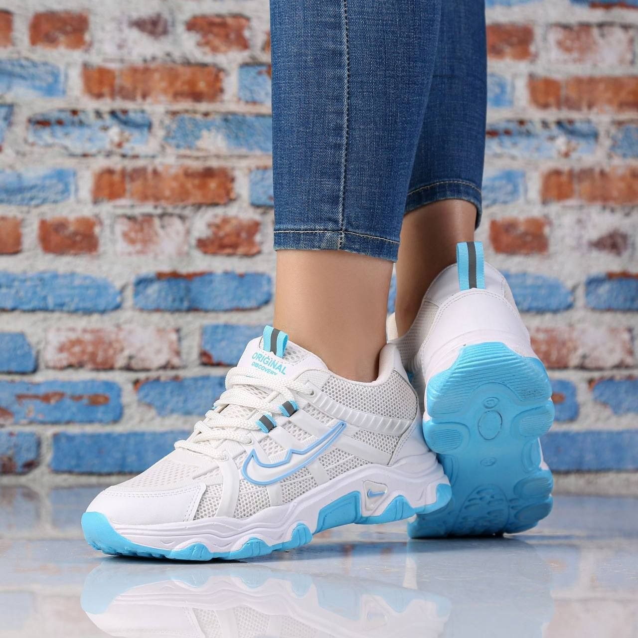 کفش کتونی لژدار